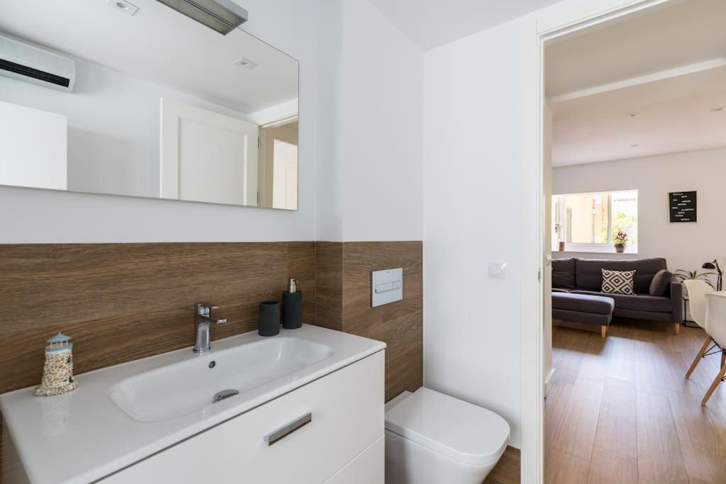 Apartamento Moderno En Triana 2 Dormitorios Y Aire Acondicionado Sevilha Exterior foto
