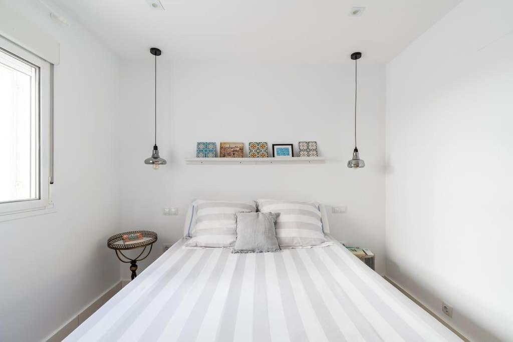 Apartamento Moderno En Triana 2 Dormitorios Y Aire Acondicionado Sevilha Exterior foto