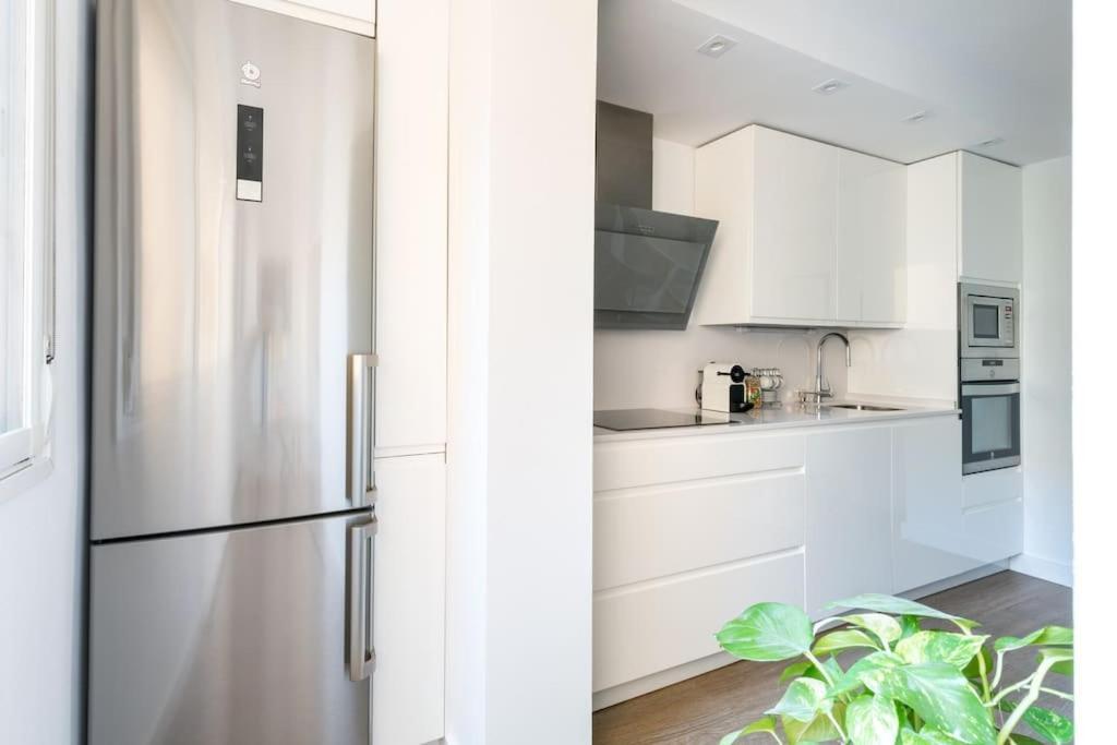 Apartamento Moderno En Triana 2 Dormitorios Y Aire Acondicionado Sevilha Exterior foto