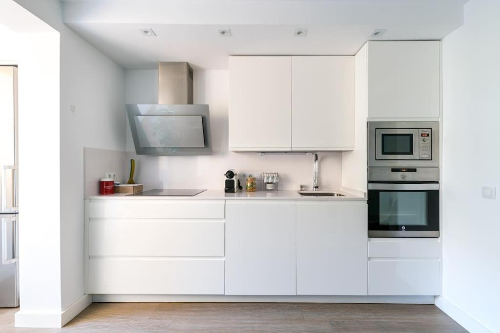 Apartamento Moderno En Triana 2 Dormitorios Y Aire Acondicionado Sevilha Exterior foto