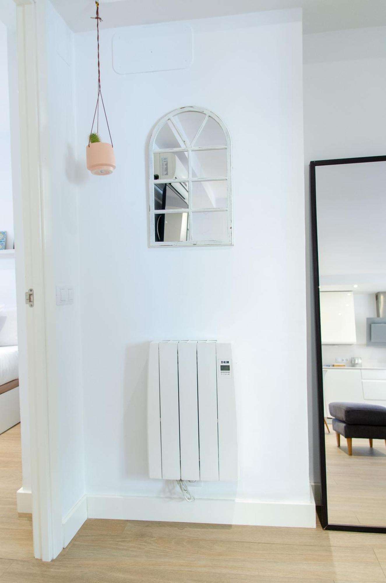 Apartamento Moderno En Triana 2 Dormitorios Y Aire Acondicionado Sevilha Exterior foto