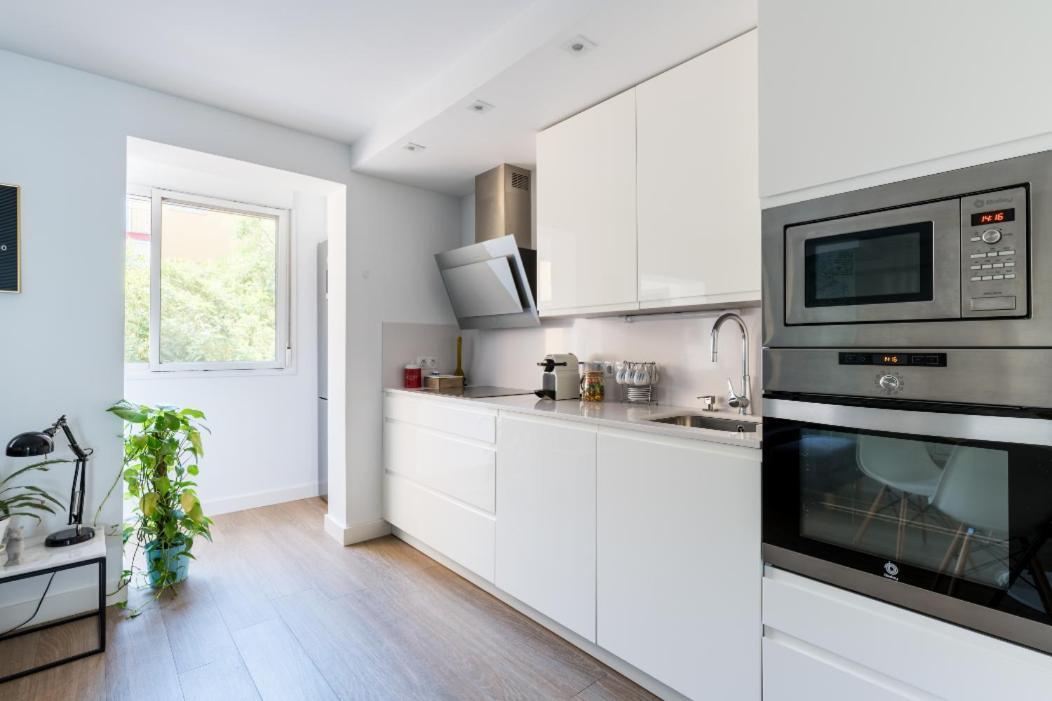 Apartamento Moderno En Triana 2 Dormitorios Y Aire Acondicionado Sevilha Exterior foto