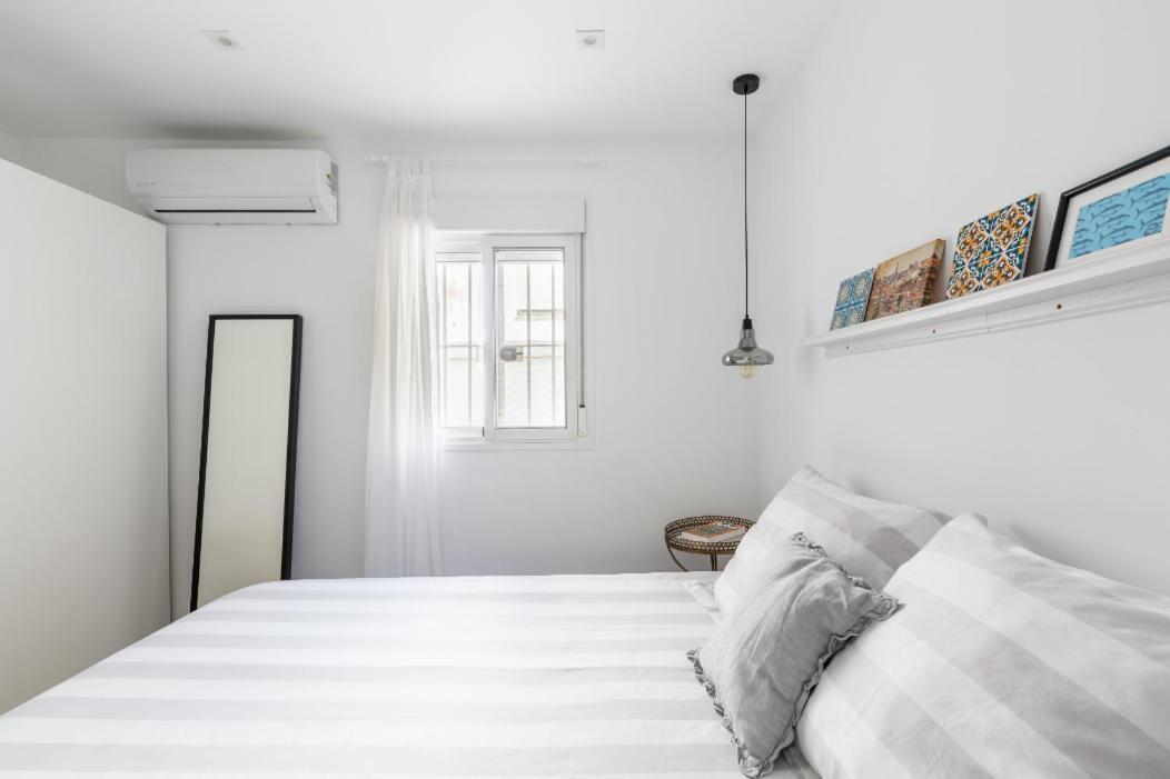 Apartamento Moderno En Triana 2 Dormitorios Y Aire Acondicionado Sevilha Exterior foto